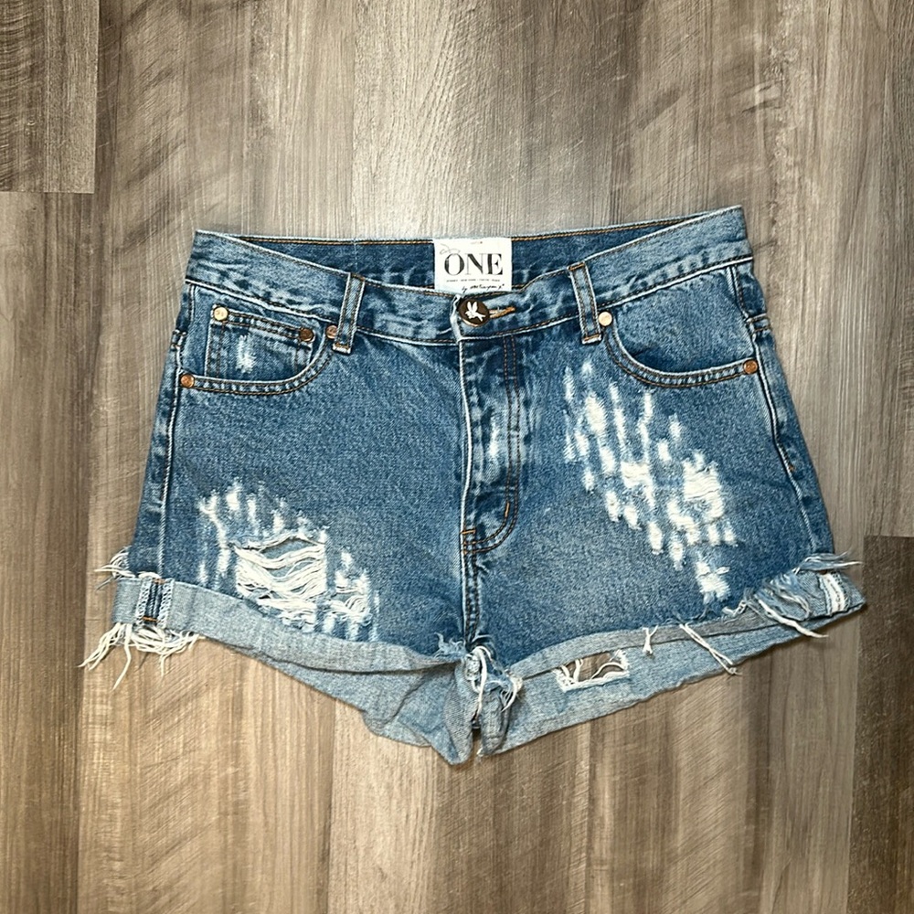 One Teaspoon Relaxed Fit High Rise Twisted Cuff Hem Distressed Denim Shorts - 28